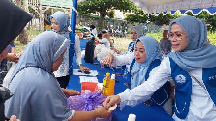 Warga Gembira Harga Gula Lebih Miring, Pasar Murah di Jalan Keramat Raya Diserbu Warga