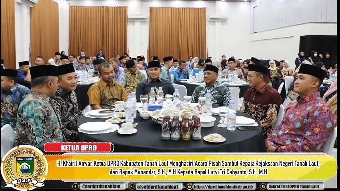 Ketua DPRD Tala H Khairil Anwar bersama Bupati H Rahmat Trianto akrab