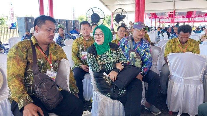 Komisi II DPRD Balangan Nur Fariani Kunjungi Peserta Penas Petani Nelayan di Sumatra Barat