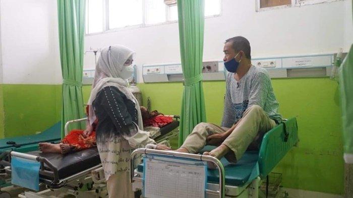 Ketua TP PKK Kabupaten Balangan Hj Sri Huriyati Hadi Kunjungi Pasien RSUD Balangan