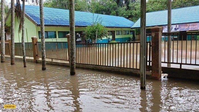 Jalan Iskandar Kotawaringin Barat Banjir Hingga Sepinggang, Hujan Deras Mengguyur