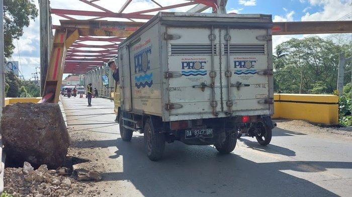 Ditabrak Truk, Portal di Jembatan Paringin Balangan Kembali Rusak