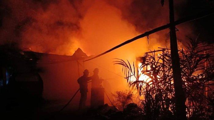 Beberapa Warga Bangunkan Pemilik Bangunan, Satu Rumah dan Mobil di Nunukan Tengah Terbakar