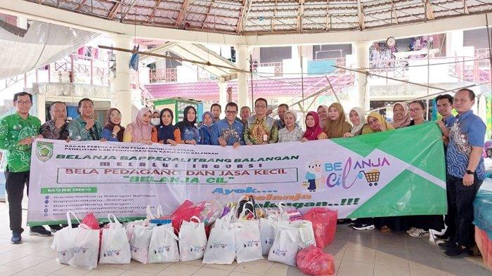 Bappedalitbang Balangan Meluncurkan Inovasi Belanja Cil di Pasar Paringin Kalsel