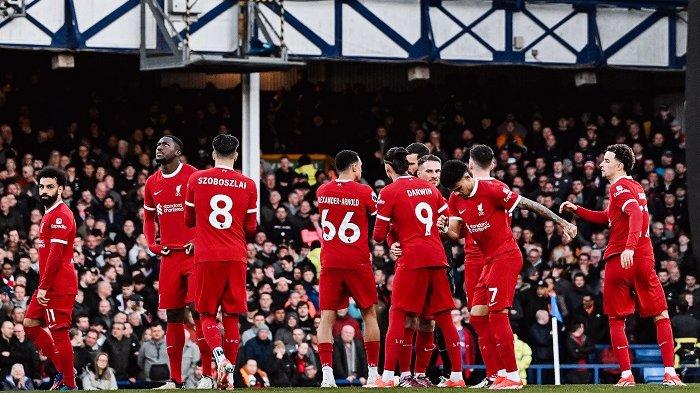 Liverpool Berisiko Gembos, Transfer Ganda Rp2,1 Triliun Saat Real Madrid & Barcelona Berebut Bintang