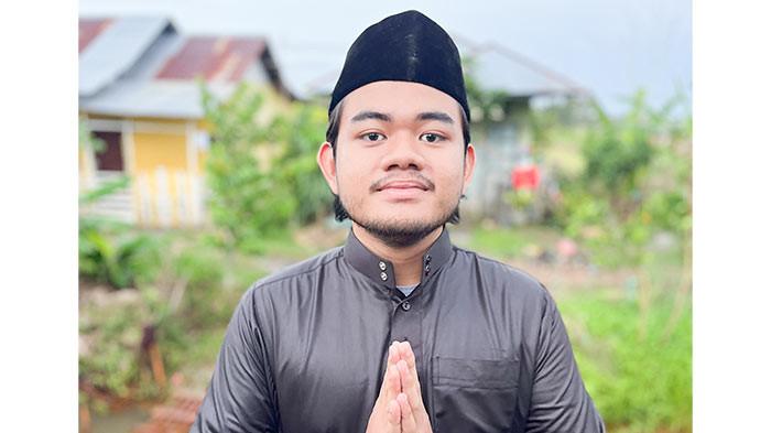 M Rais Pemuda 21 Tahun Ini Tekun Ajari Mengaji Anak-anak di Jalan Belitung ...