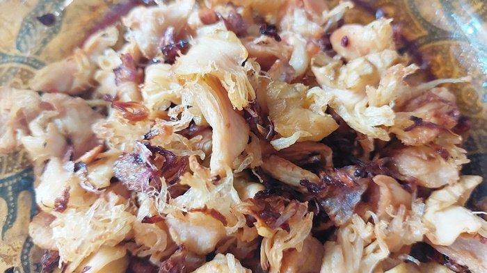 Mandai Bertabur Bawang Goreng yang Gurih dan Krenyes
