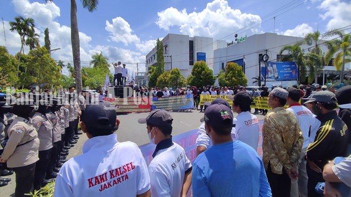 Aksi Damai Massa di Kantor Bupati Batola, Tuntut Selidiki Jual Tanah Warga Simpang Arja Kalsel