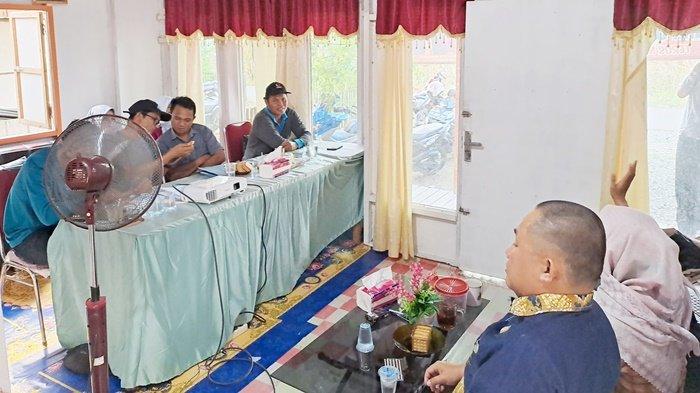 Menjelang Pemilu 2024, Petugas Panwacam Jejangkit di Kabupaten Batola Data Alat Peraga Sosialisasi