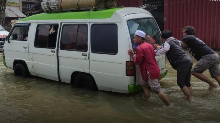 Banjir HSU Masih Belum Surut, Jalan Penghubung Amuntai Tanjung Terendam di Beberapa Titik