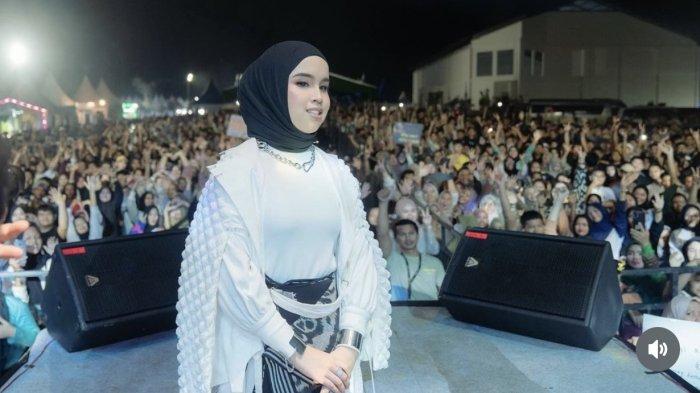 Putri Ariani Hebohkan Balangan, Ini Reaksi Penyanyi Jebolan Americas Got Talent Manggung di Kalsel