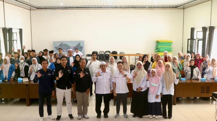 Momen ketika Wakil Bupati Banjar Habib Idrus Al Habsyi membuka pelatihan Aktivis Peduli HIV/AIDS22