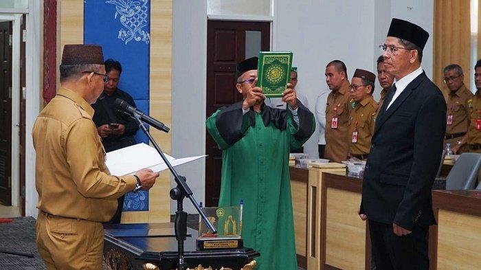 Syarifuddin Lantik Direktur PDAM Tapin, Harapkan Percepatan Konsolidasi