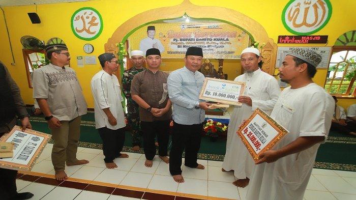Safari Ramadan di Desa Jambu, Pj Bupati Batola Mujiyat Berbuka dan Sahur Bersama Warga