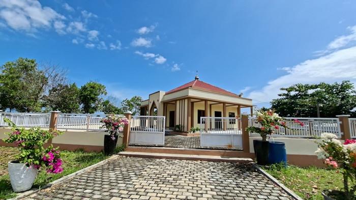 WISATA PANTAI-Musala yang apik dan lapang tersedia di kawasan wisata Pantai Indah Kintap di Desa Muarakintap, Tanahlaut.