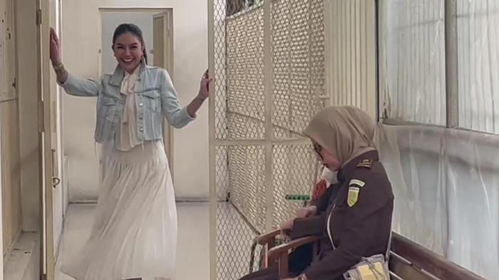 SIDANG NIKITA MIRZANI - Nikita Mirzani tengah berpose bak model jelang sidang kasus pemerasan dan TPPU di Pengadilan Negeri Jakarta Selatan, Kamis (25/9/2025).