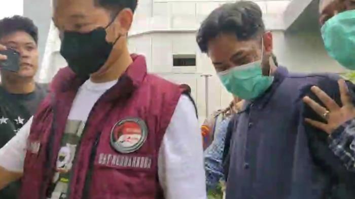 Onad menjalani pemeriksaan kesehatan di Polres Metro Jakarta Barat