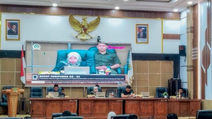 DPRD Balangan Sampaikan Pandangan Umum Fraksi Terkait RAPBD 2026 dan Lima Raperda
