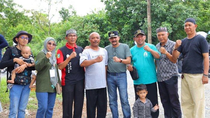 Warga Singgah di Posko Haul Abah Guru Sekumpul 2024 yang Didirikan Pemkab Tala, Beri Layanan Medis