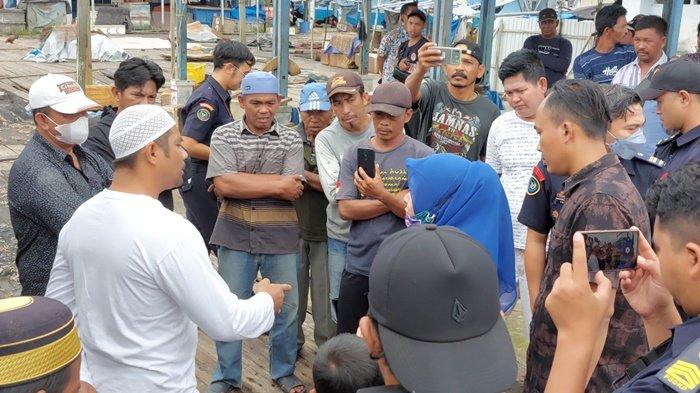 Kapal Cantrang Luar Pulau Masih Diamankan di Muarakintap, Nelayan Tolak Sanksi Administrasi