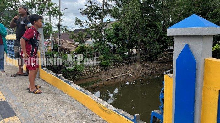 Mobil Pikap Tabrak Pagar Jembatan Rawa Sari Banjarmasin, Pengemudi Mengaku tak Fokus