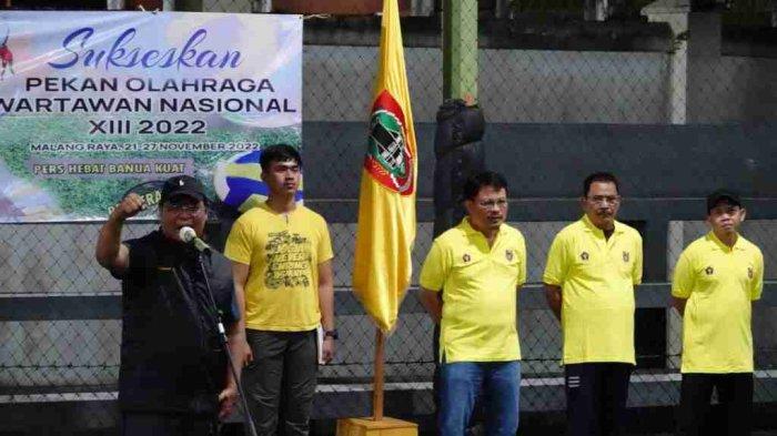 Paman Birin Lepas Kontingen PWI Kalsel ke Porwanas XIII Tahun 2022 di Malang