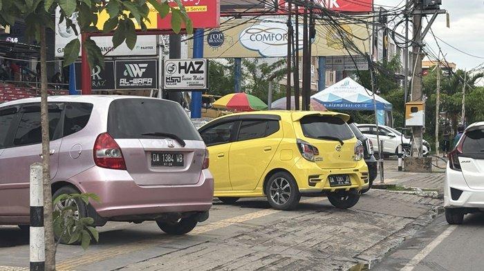 Besok Hari Disabilitas, Block Guiding Trotoar Kayu Tangi Banjarmasin Justru Jadi Tempat Parkir