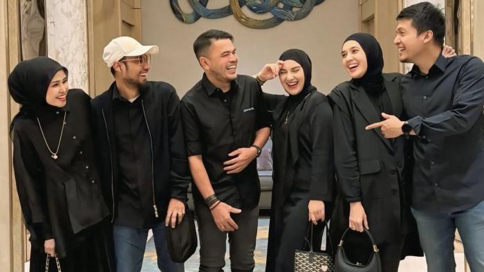Nongkrong Bareng Circle Artis Irish Bella, Gaya Berpakaian Haldy Sabri Tuai Sorotan