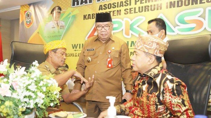 Plt Bupati Hulu Sungai Utara Husari Abdi Hadiri Rakorwil Apkasi Kalsel