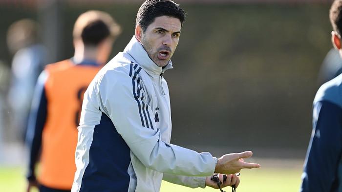 Tidak Usah Eze, Bintang Arsenal 100 Persen Menang Duel Udara  menjadi Pemain Terpenting Arteta