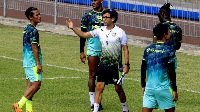 Jadwal Persija vs Persib di Liga 1, Ada Motivasi Khusus Luis Milla Bila Main di SUGBK