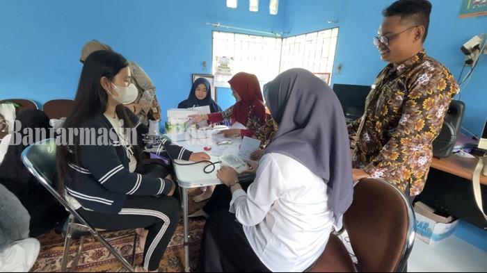 Puluhan Ibu Rumah Tangga Ikuti Program KB Implan Gratis di Balai Pelayanan KB