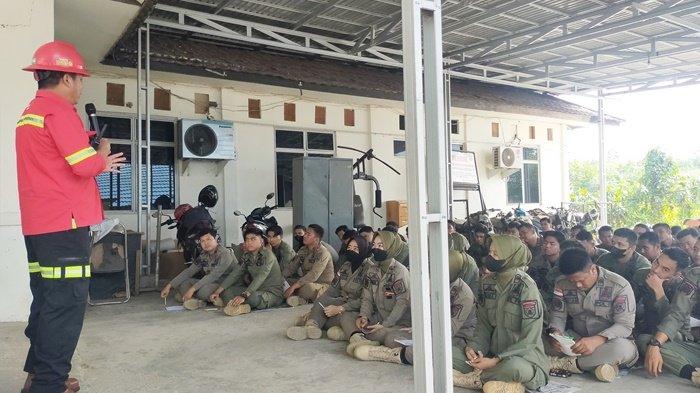 Anggota Satpol PP Kabupaten Balangan Berlatih Gunakan APAR dan Beri Pertolongan Pertama