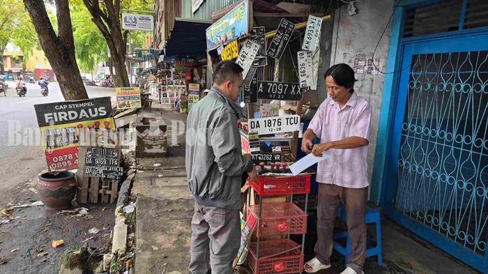 Pemko Banjarmasin Bakal Tertibkan Pedagang di Atas Trotoar, Anjas Minta Dibolehkan Pakai Meja Kecil