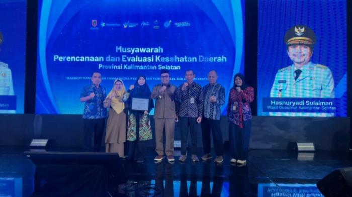 Pemkab HST bersama Dinas Kesehatan HST berhasil meraih Penghargaan