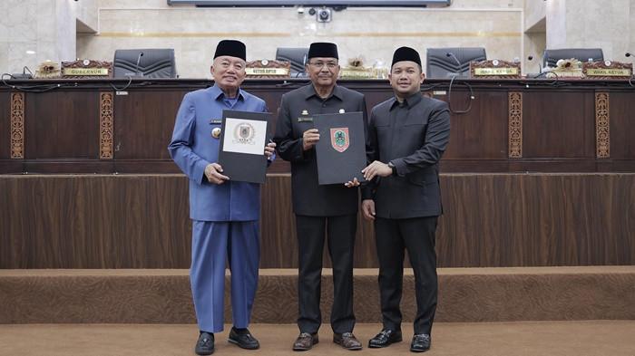 Penandatanganan Rancangan Raperda tentang Grand Desain Pembangunan Kependudukan