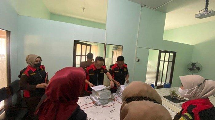 BREAKING NEWS : Kejari HSU Geledah BPR Telaga SIlaba Amuntai Selatan, Telisik Dugaan Korupsi