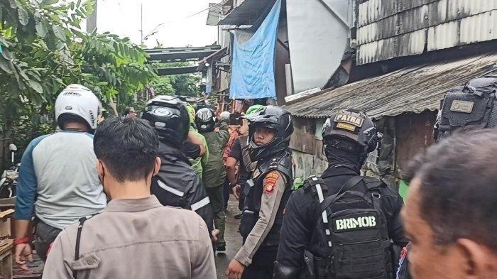 Anggota Polisi Terluka Saat Gerebek Kampung Bahari, Dilempari Batu hingga Petasan