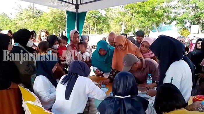 Pemko Banjarbaru Gelar Pasar Murah di Lapangan Murdjani, Sejumlah Warga tak Dapat Kupon Diskon