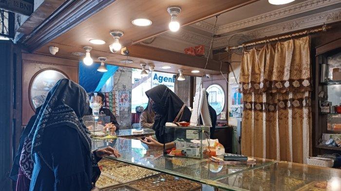 Harga Perhiasan 99 di Banjarmasin Senin 6 November 2023, Tembus Rp980.000 per Gram, Antam Stabil