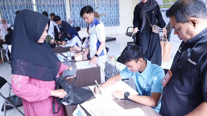 Dinsos Kabupaten HSU Salurkan BLT untuk Keluarga Penerima Manfaat dari 5 Kelurahan dan 211 Desa