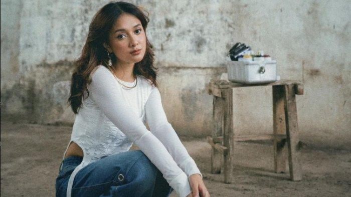 Mau Kenalan dengan Haters, Rahmania Astrini Pede Buka Konser Coldplay di SUGBK Jakarta