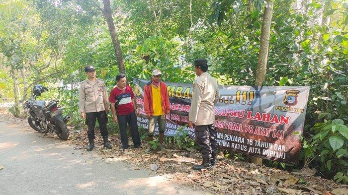 Waspadai Potensi Karhutla, Personel Polsek Amuntai Tengah Patroli Sambangi Warga Desa