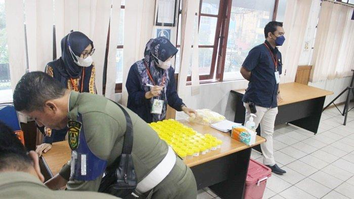 Wali Kota Banjarmasin Ibnu Sina Awasi Pelaksanaan Tes Urine Ratusan Anggota Satpol PP