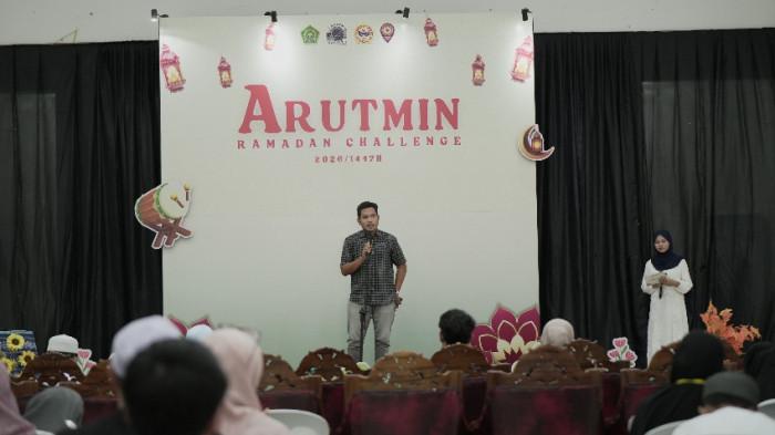 Perwakilan PT Arutmin Indonesia, Ahmad Syahid, menyampaikan sambutan pada pembukaan
