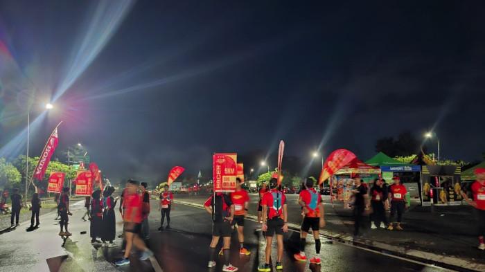 BREAKING NEWS- Semarak Honda Trio Run 2025, Para Pelari Padati Kawasan Gubernuran Kalsel Sejak Subuh