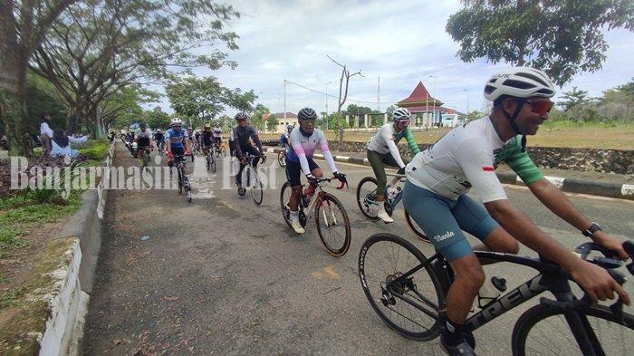 Sampai di Water Station 2 Hutan Rantau, Peserta Tour de Loksado 2024  Ini Akan Pulang Lewat Gunung
