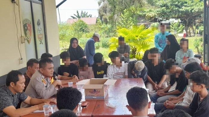 Viral Video Perkelahian di Sungai Tabuk Banjar, Petugas Tangkap Pelaku, Dua Parang Jadi Bukti