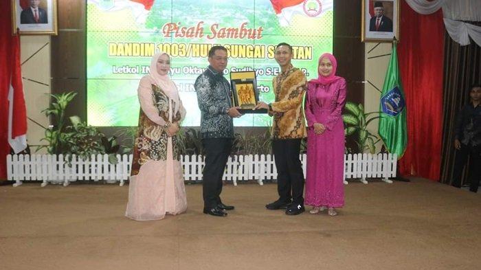 Pisah Sambut Dandim 1003 HSS dari Letkol Inf Bayu Oktavianto Sudibyo ke Letkol Inf Putut Januarto