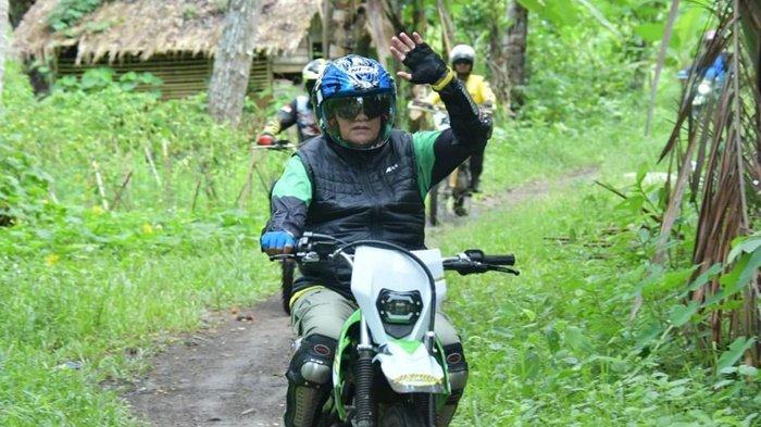 Turkam Tahap 2, Pj Bupati HSS Salurkan Bansos ke Angkinang dan Wilayah Pegunungan